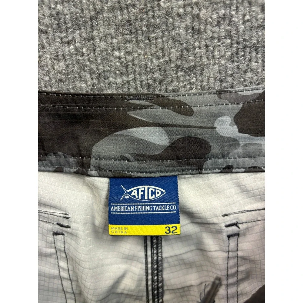 AFTCO Fishing Shorts Mens 32 Grey Camo Ripstop Cargo Performance Stretch